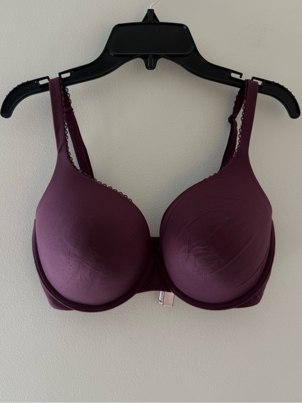 Victoria's Secret Body By Victoria Plum Plunge Bra Size 32DDD #Lux-W